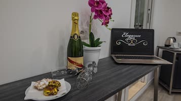 Standard Room, 1 Bedroom, Non Smoking, Private Bathroom | Premium bedding, down comforters, minibar, in-room safe