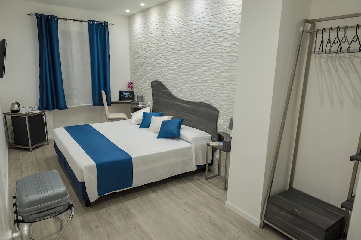 Standard Double or Twin Room, 1 King Bed, Non Smoking, City View | Premium bedding, down duvets, minibar, in-room safe