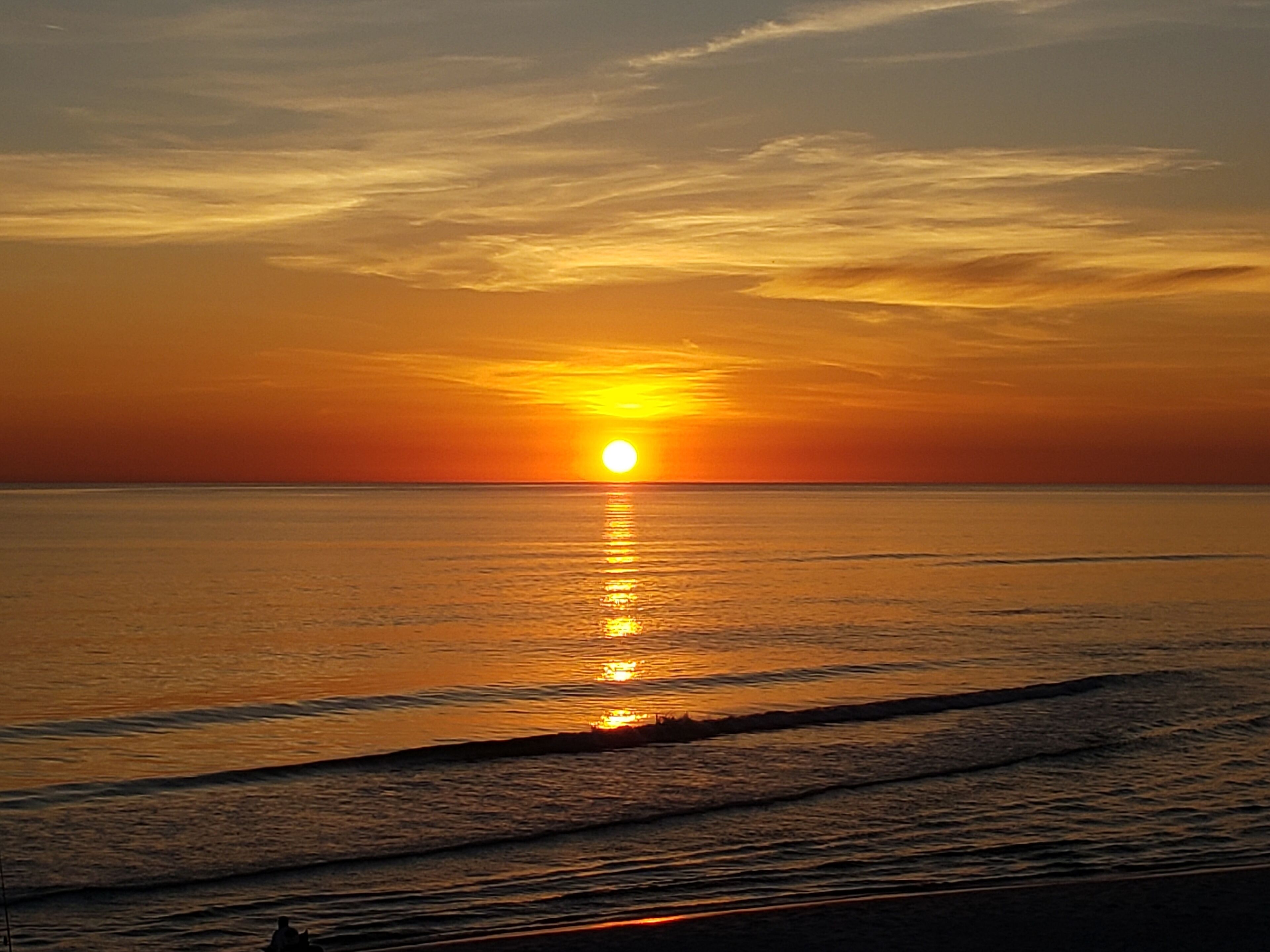 New Remodel 30A, Beautiful Gulf View! 2 minute Walk to Beach,  Community Pool