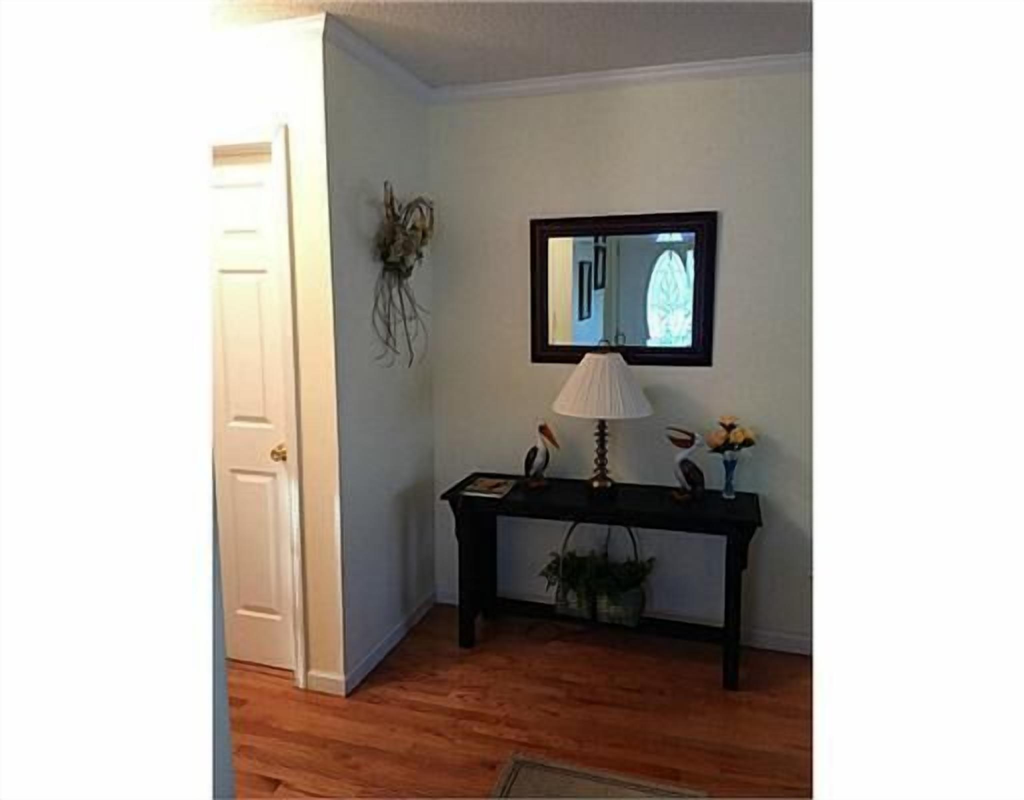 Only 2 Blocks to Beach on Quiet Street