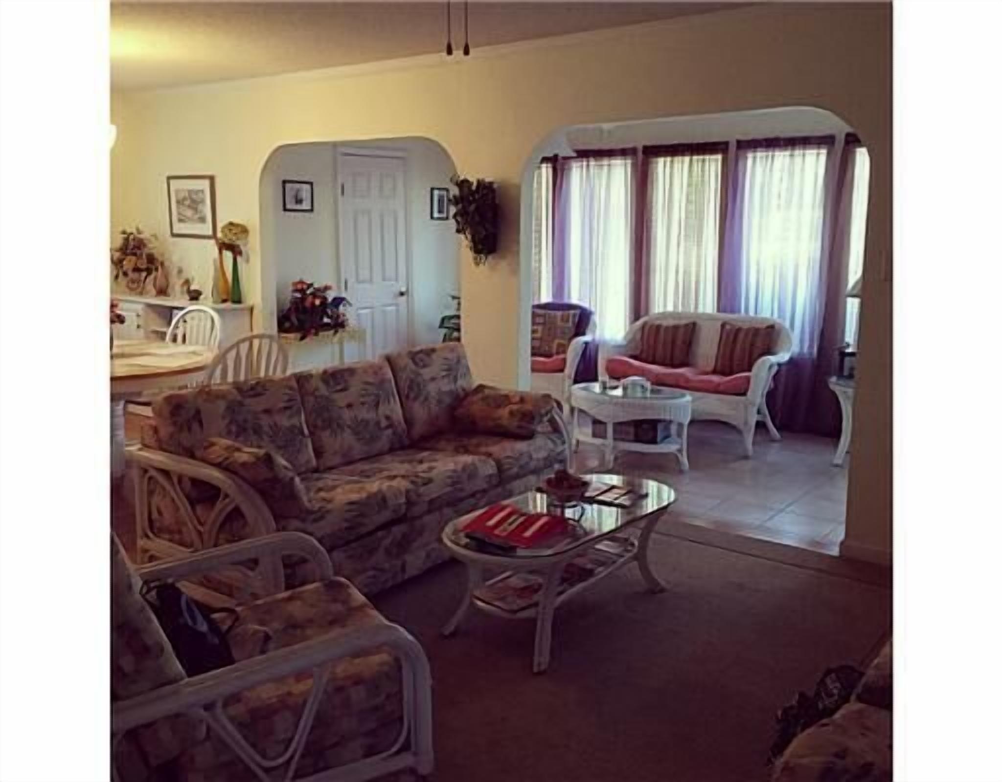 Only 2 Blocks to Beach on Quiet Street