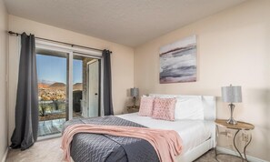 2 makuuhuonetta, silitysrauta/-lauta, vauvan matkasänky, Wi-Fi