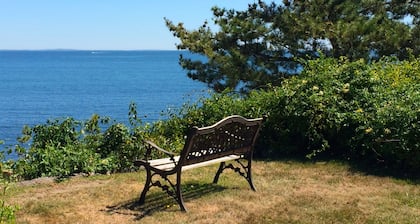 Encantadora casa frente al mar con impresionantes vistas $ 1,500 - $ 3,300 por semana