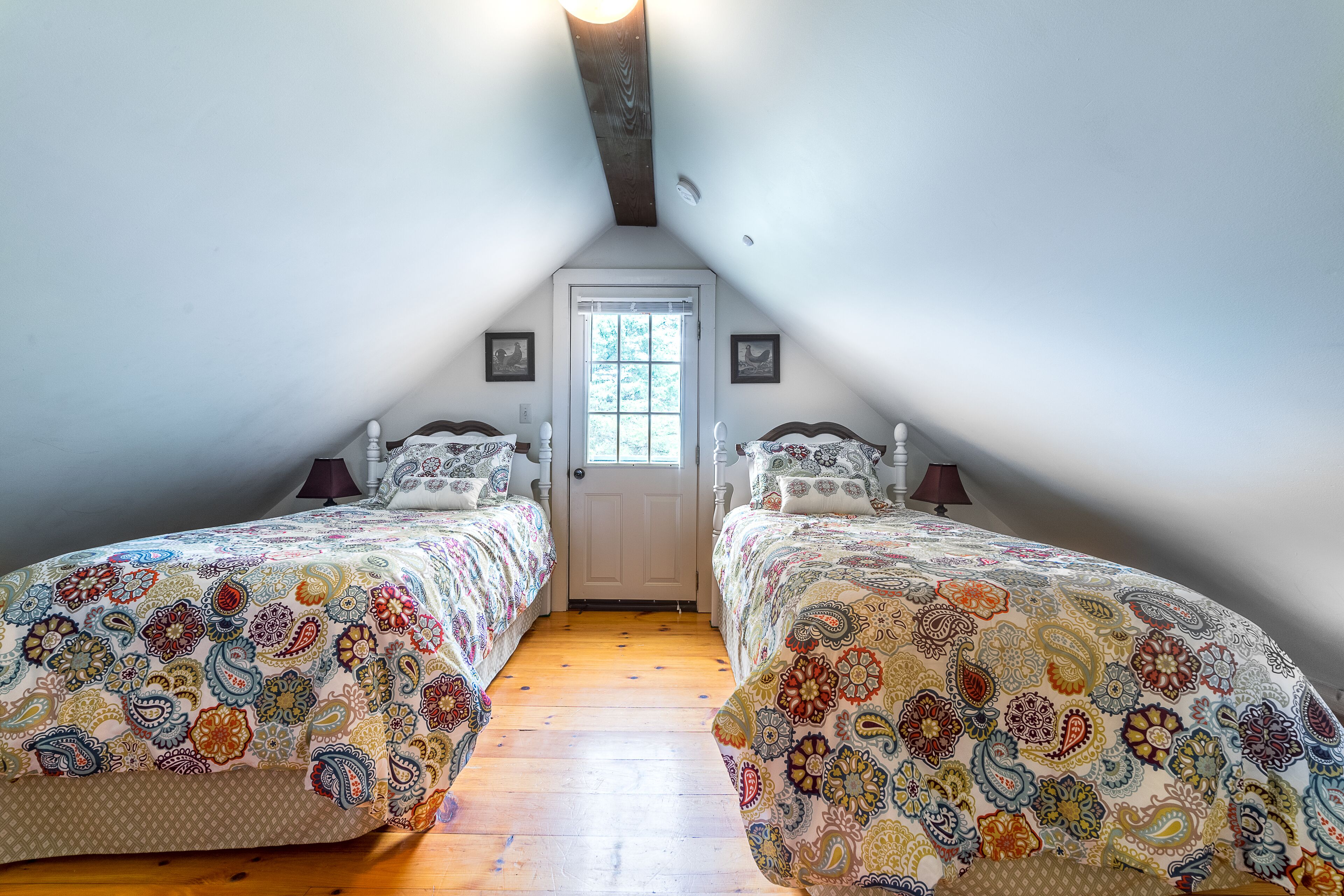 Cozy Log Cabins close to VMI, W&L,VHC & downtown historic Lexington.Dog friendly