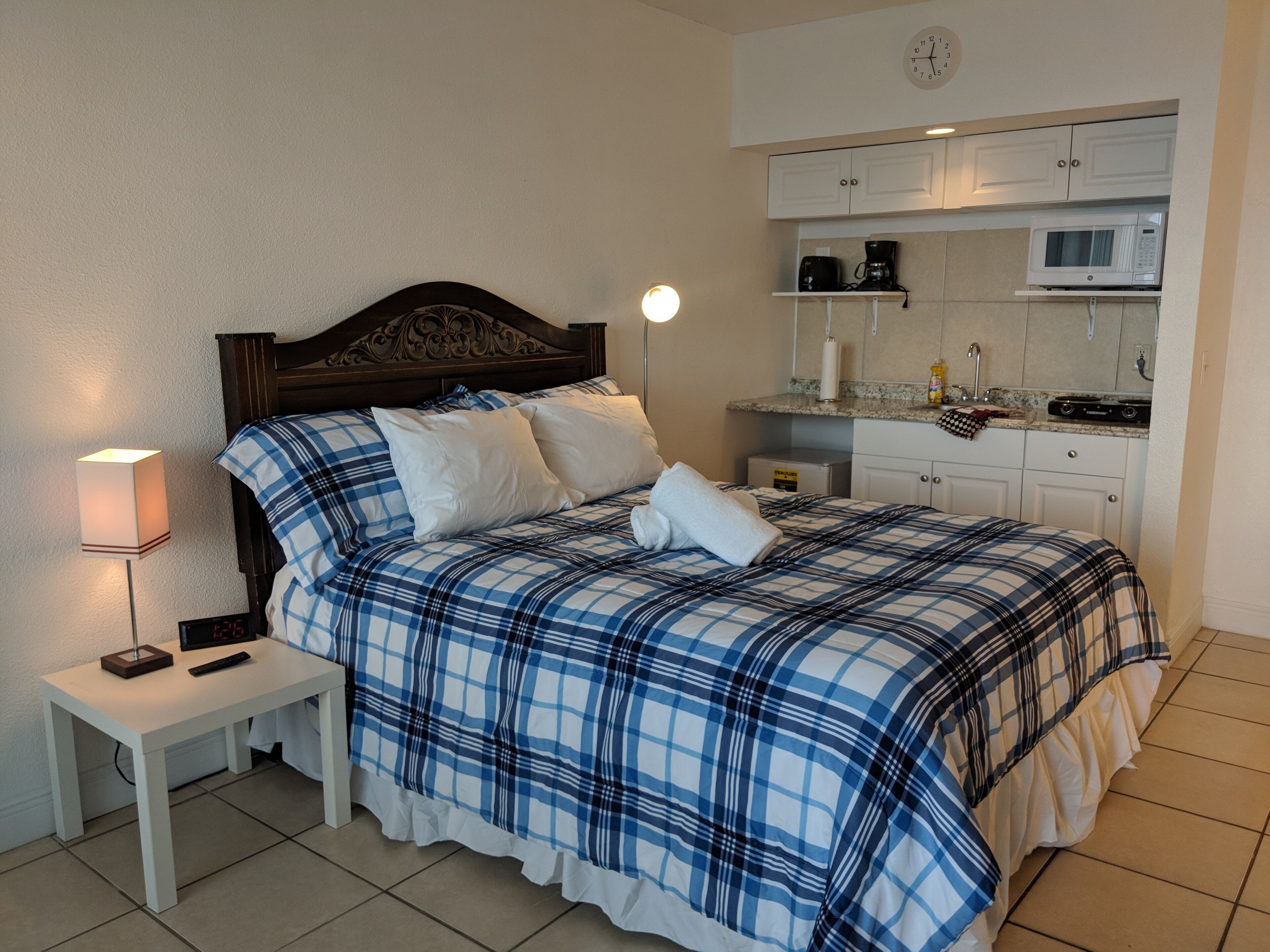 Cozy, comfortable Oceanfront 127