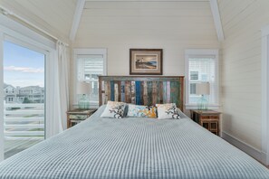 6 bedrooms, WiFi, bed sheets