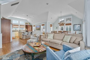 TV, caminetto, videogiochi