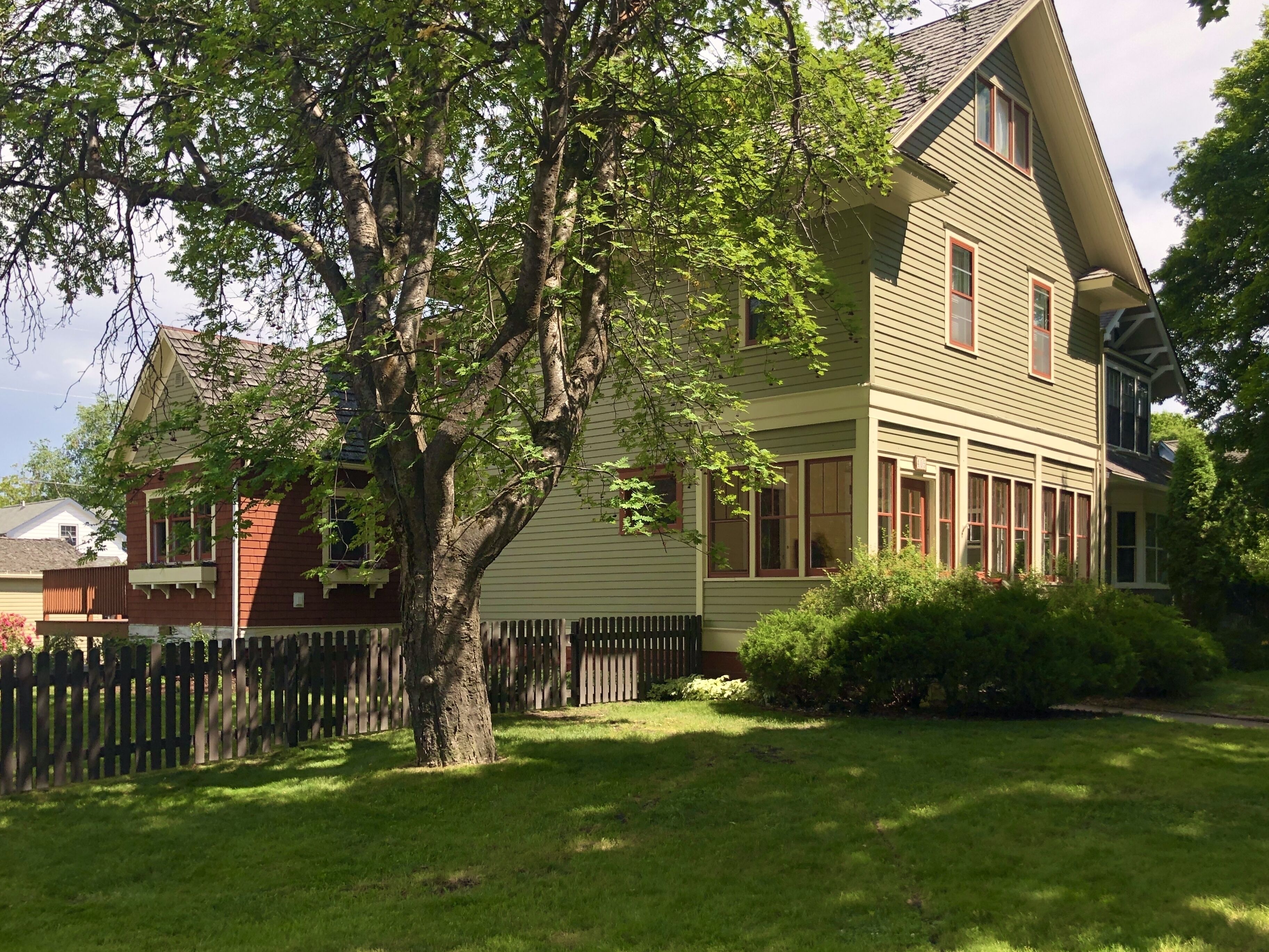 Gorgeous Historic Home on Prime, Quiet, Tree-Lined Block-Walkable to Downtown! 