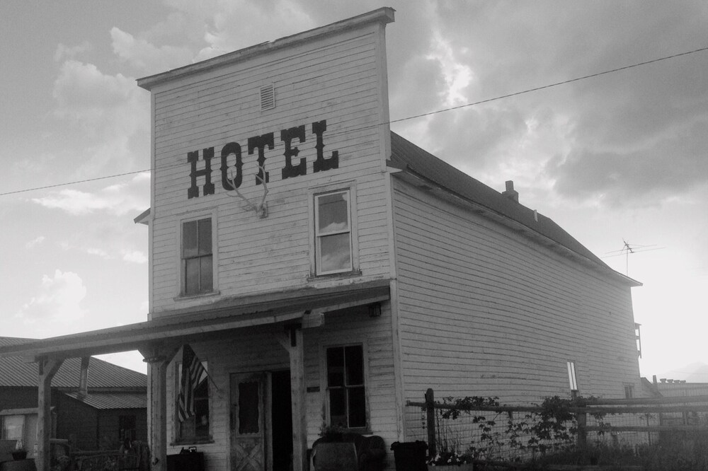 113 Yr Old Pure Jewel of Western History-Across The Street from The Hot Springs!