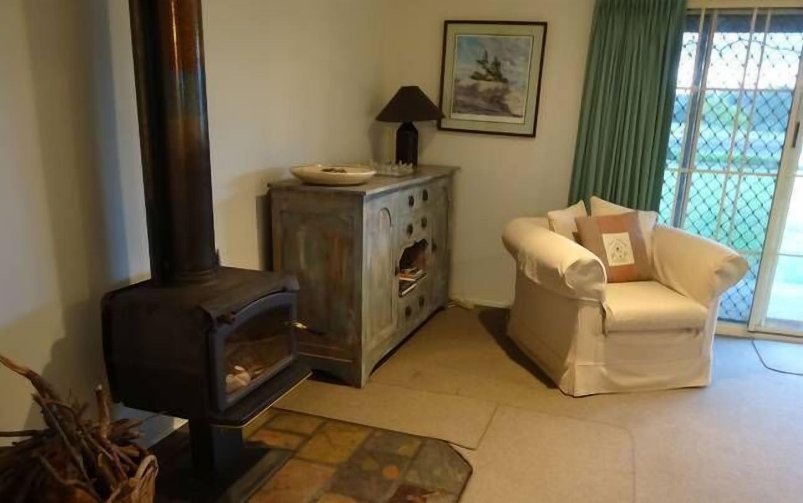 Wirral Grange Vineyard & Cottage — image 9