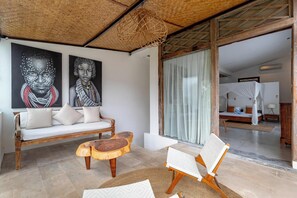 2 bedrooms, in-room safe, desk, iron/ironing board - Modern 2BR Seminyak\ Big Bedrooms + Bathtub \ Pool (Badung)