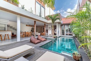 Piscine extérieure