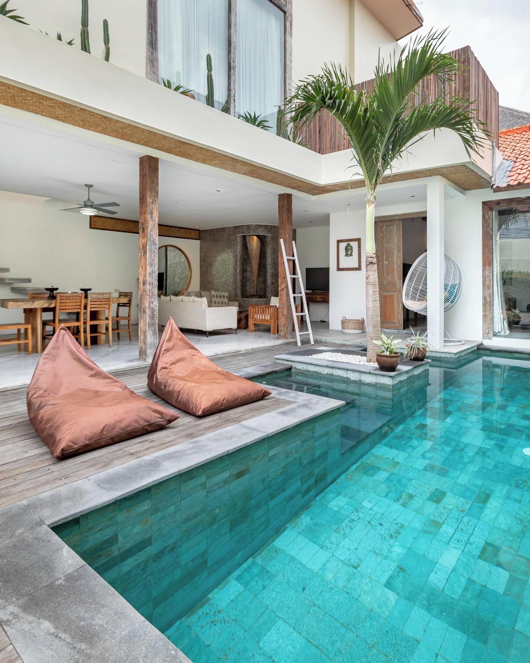 حمّام سباحة خارجي