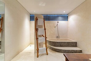 Bathtub, hair dryer, bidet, towels - Modern 2BR Seminyak\ Big Bedrooms + Bathtub \ Pool (Badung)