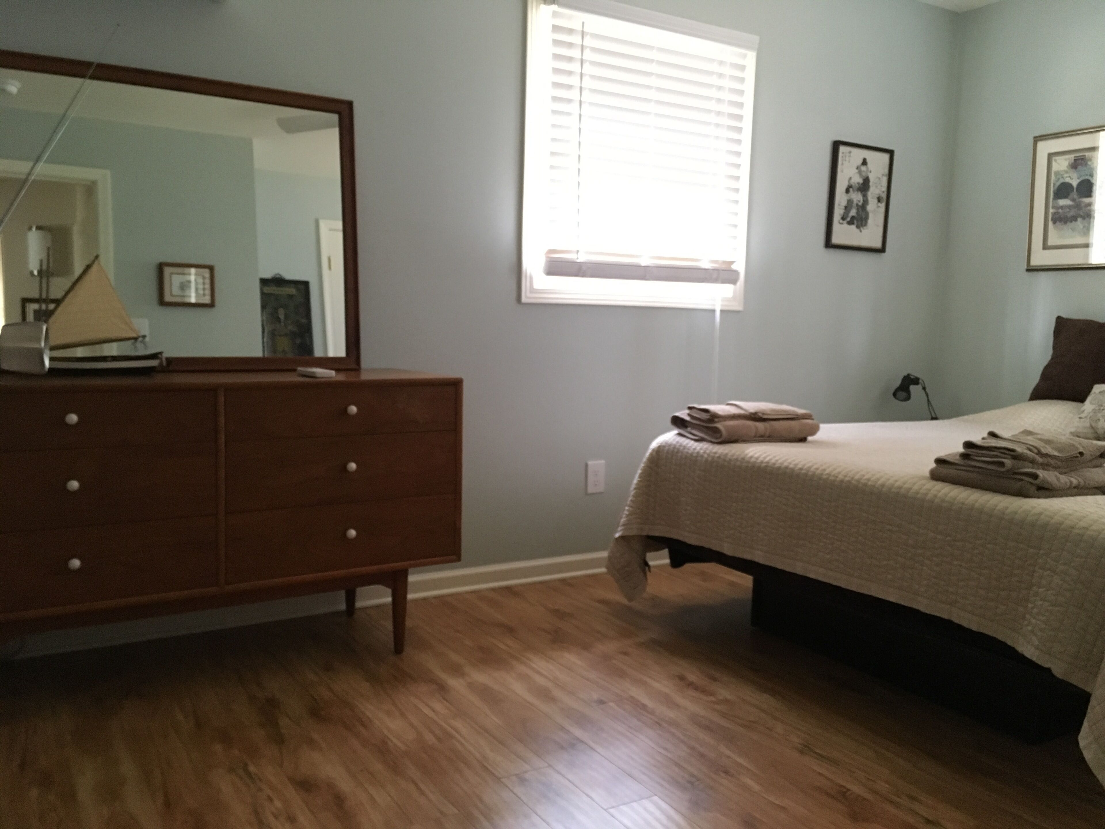 Relaxing Lake Retreat With Canoe, Kayaks and Paddle Board 