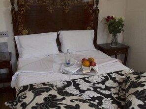 Free cribs/infant beds, rollaway beds, free WiFi, wheelchair access - Hotel São José (Porto)