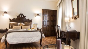 Executive Double Room, Non Smoking | Free cribs/infant beds, rollaway beds, free WiFi, wheelchair access - Hotel São José (Porto)