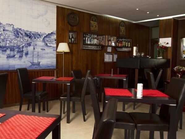 Dining - Hotel São José (Porto)