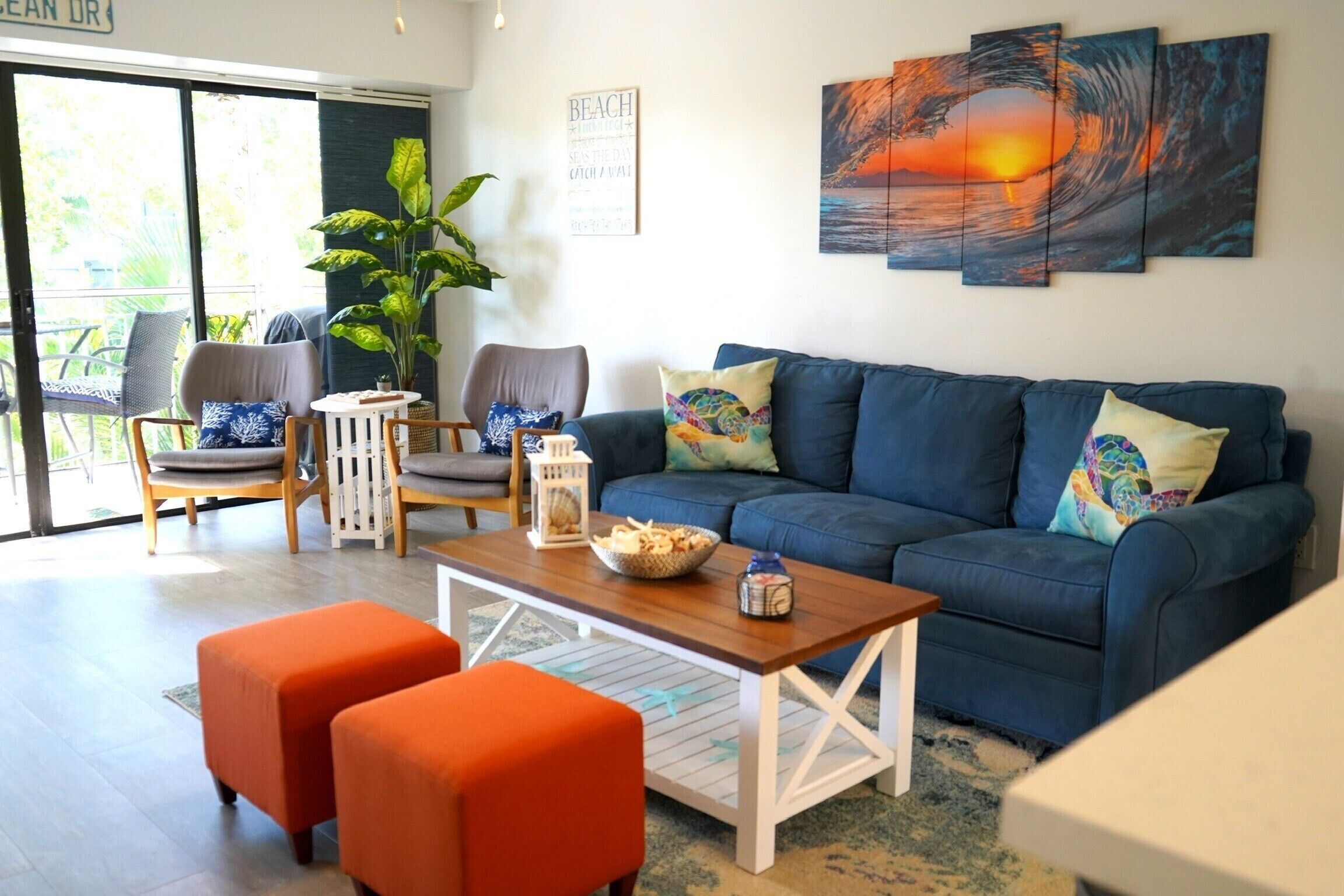 Smart-TV, Bücher, Stereoanlage