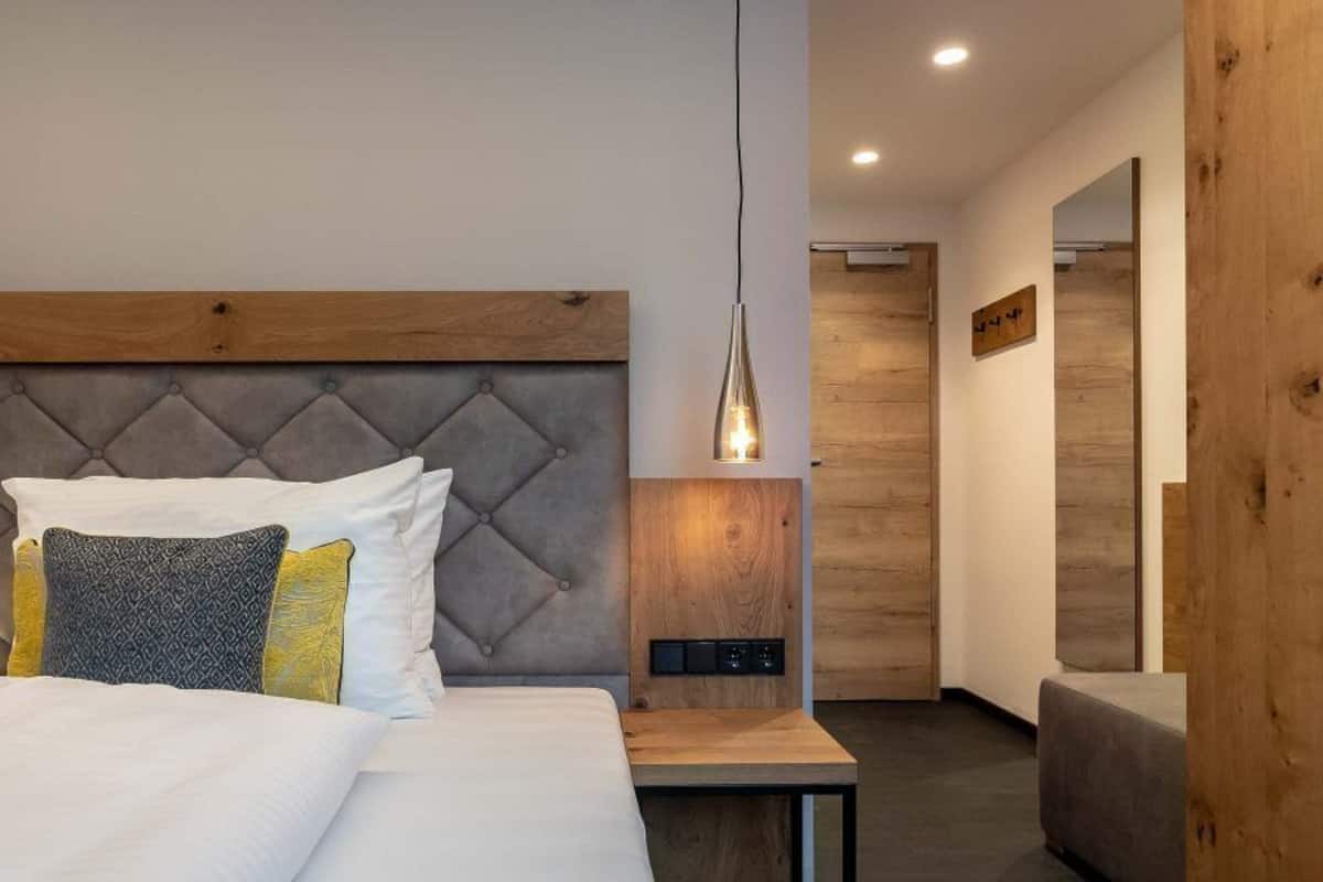 single room | 1 bedroom, in-room safe, individually decorated, individually furnished