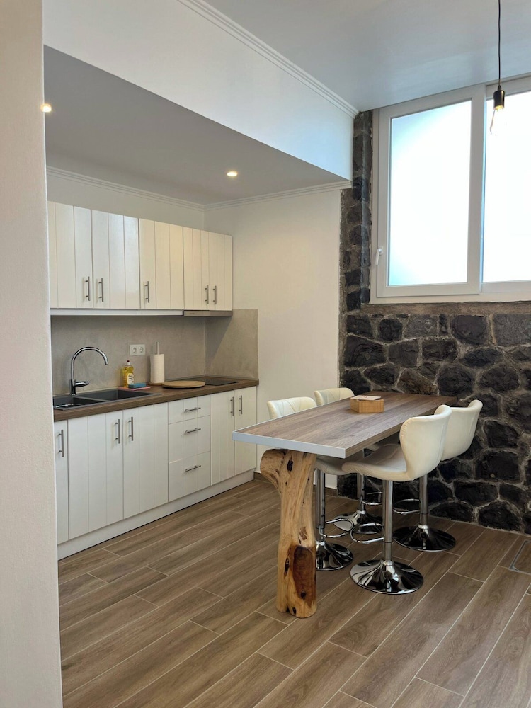 Milesian Suites by null