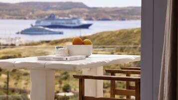 Superior Suite, Jetted Tub, Sea View | Terrace/patio
