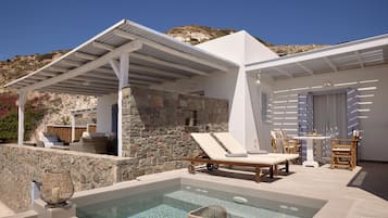 Suite estándar, bañera de hidromasaje, vistas al mar | Terraza o patio