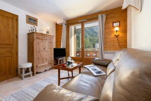 TV - Appartement Les Capucins 22, Chamonix, France (Chamonix)