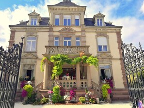 Front of property - Chambres d’hotes Castelnau (Colmar)