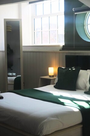 Superior Double Room | Desk, iron/ironing board, bed sheets - The Royal Sutton (Sutton Coldfield)