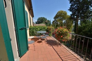 Outdoor dining - Villa Sette - Large villa with private pool (Marciano della Chiana)