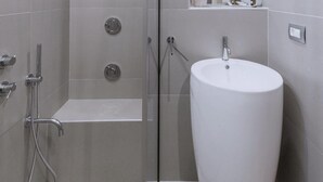Bathroom - Flisvos Royal Tolo (Nafplio)