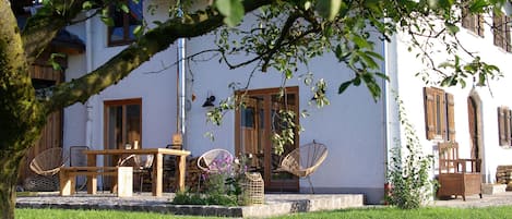 المنشأة من الخارج