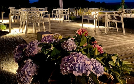 International cuisine, garden views . Avaneo Hotel Marktredwitz