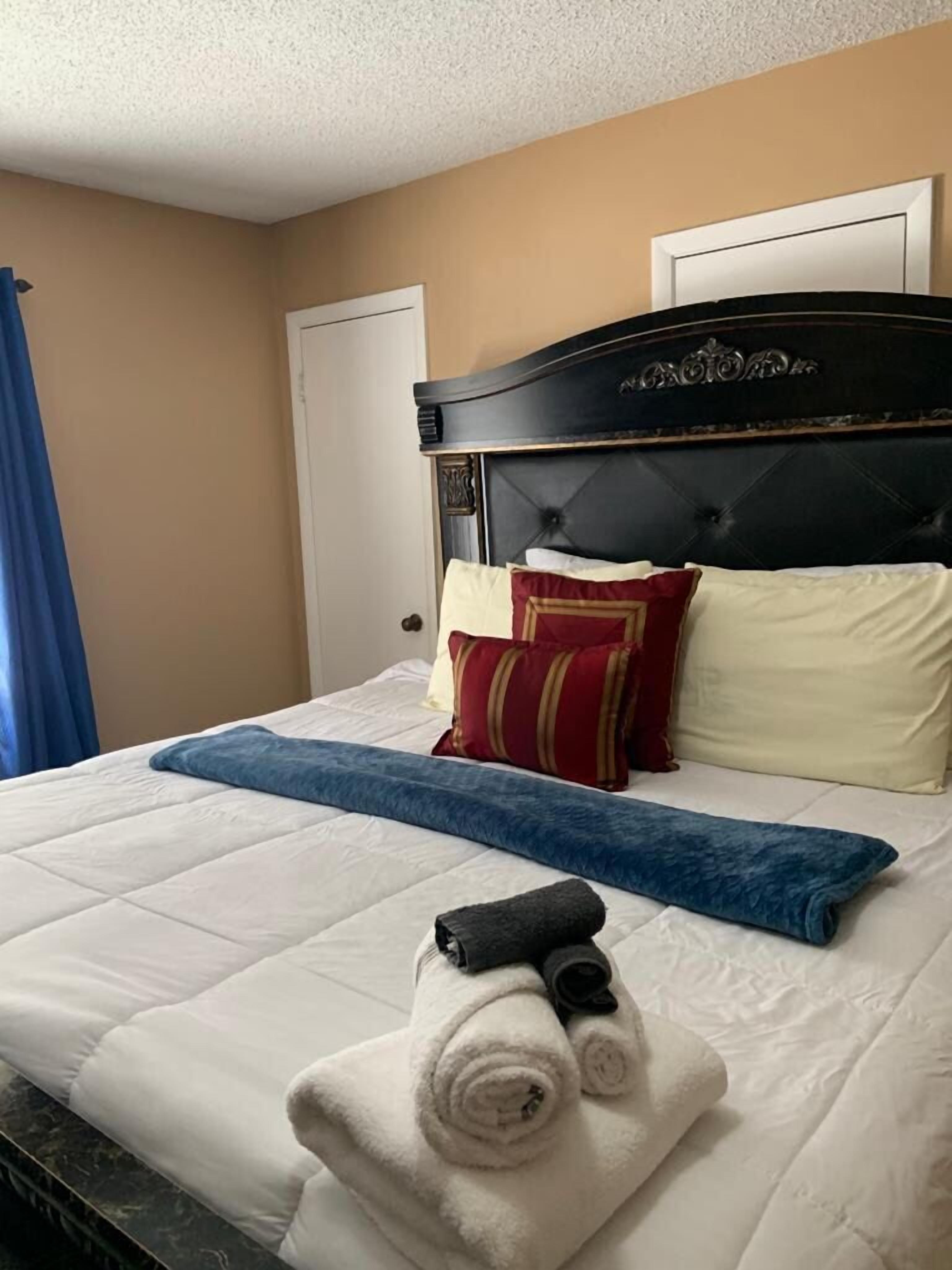 Comfort Villa | 2 bedrooms, hypo-allergenic bedding, down duvets, pillow-top beds