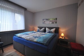 1 soverom, strykejern/-brett, reiseseng for barn og wi-fi