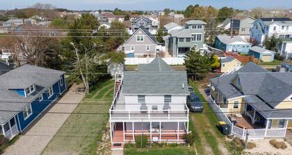 308B Savannah - 2nd floor apartment so close to the beach!