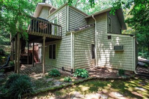 Exterior - The Tiger's Den - Walk to downtown Clemson! (Clemson)