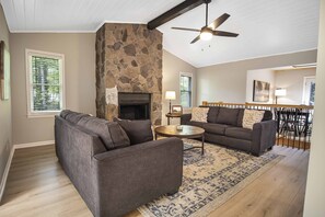 TV, DVD-spiller, fotballspill og bordtennis