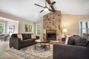 TV, DVD-spiller, fotballspill og bordtennis