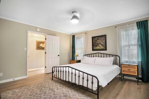 5 Schlafzimmer, Bügeleisen/Bügelbrett, WLAN, Bettwäsche