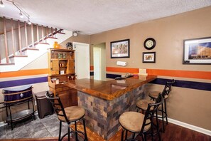 Dining - The Tiger's Den - Walk to downtown Clemson! (Clemson)
