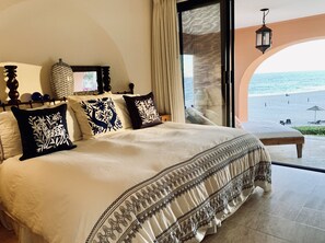 2 habitaciones, tabla de planchar con plancha, cuna de viaje y wifi
