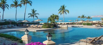 Luxury Beachfront Condo - Best Location in Casa Del Mar! 