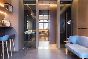 Interior - Homeinn · neo (Zhaoqing Qixingyan Paifang) (Zhaoqing)