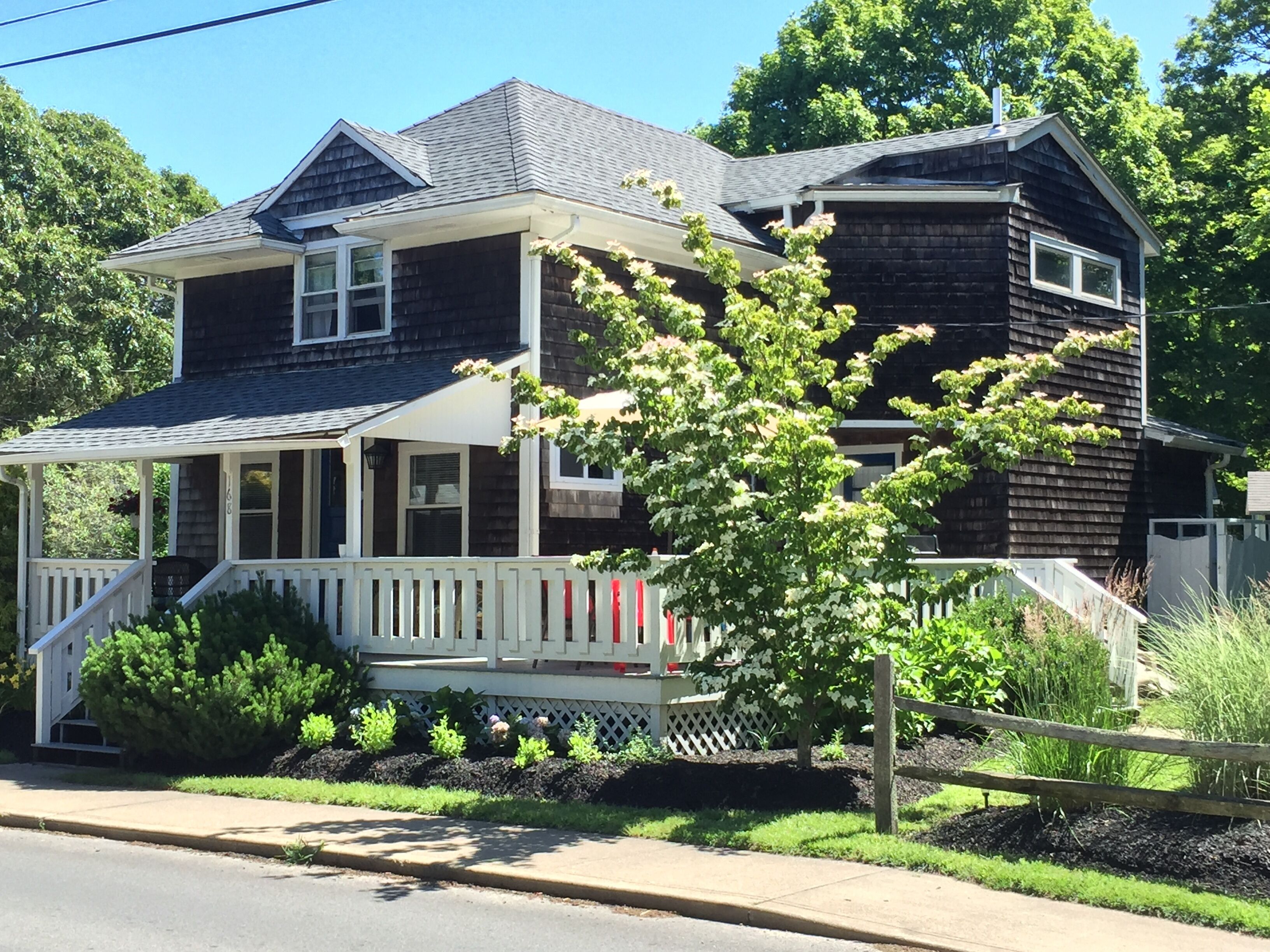 Location & Charm -- Central AC, 100% Renewable Energy