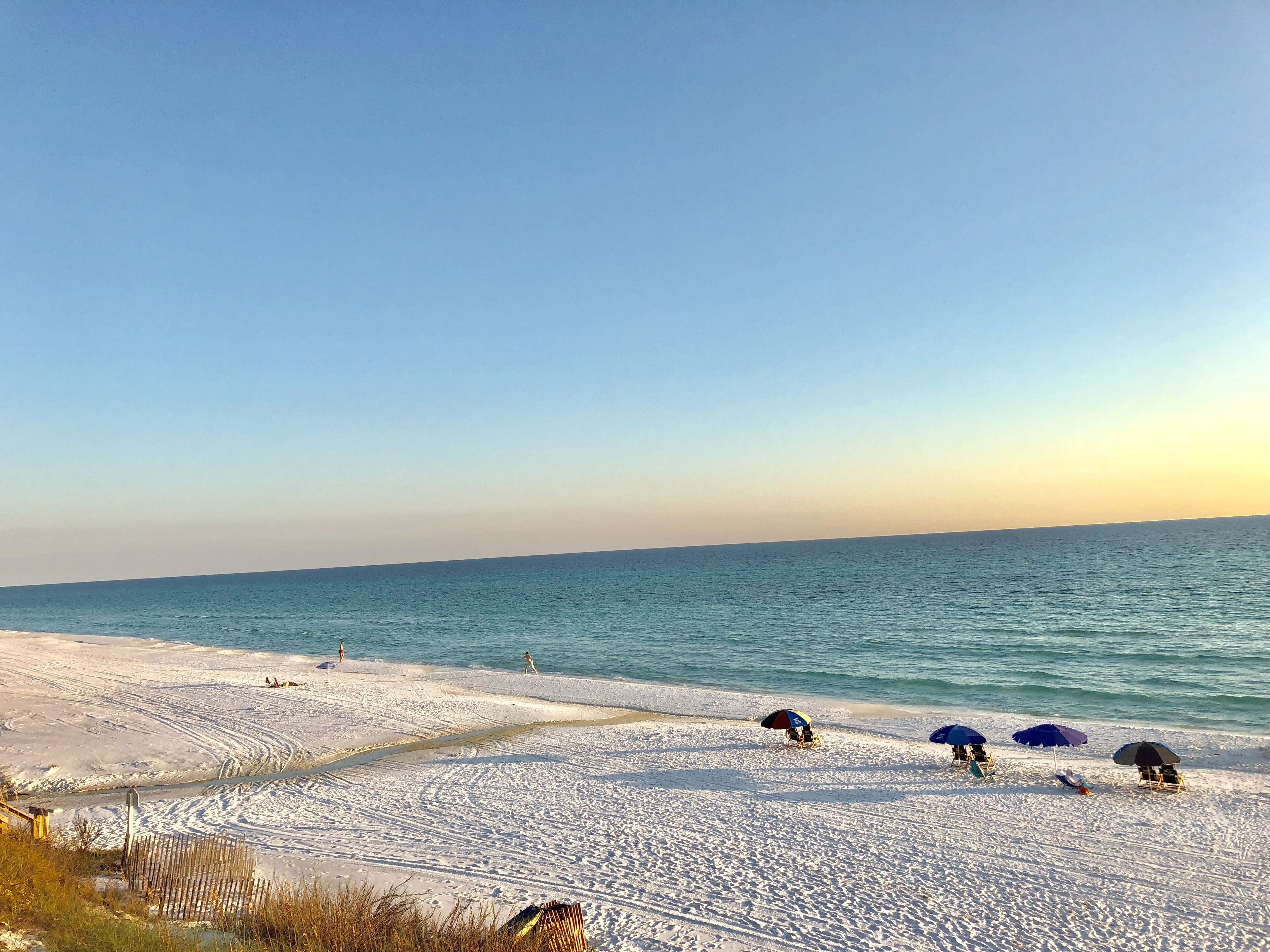 In Strandnähe, Liegestühle