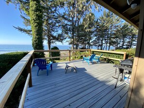 Property grounds - Oceanfront home, private beach staircase; Family & Pet Friendly. Low Rates! (Brookings)