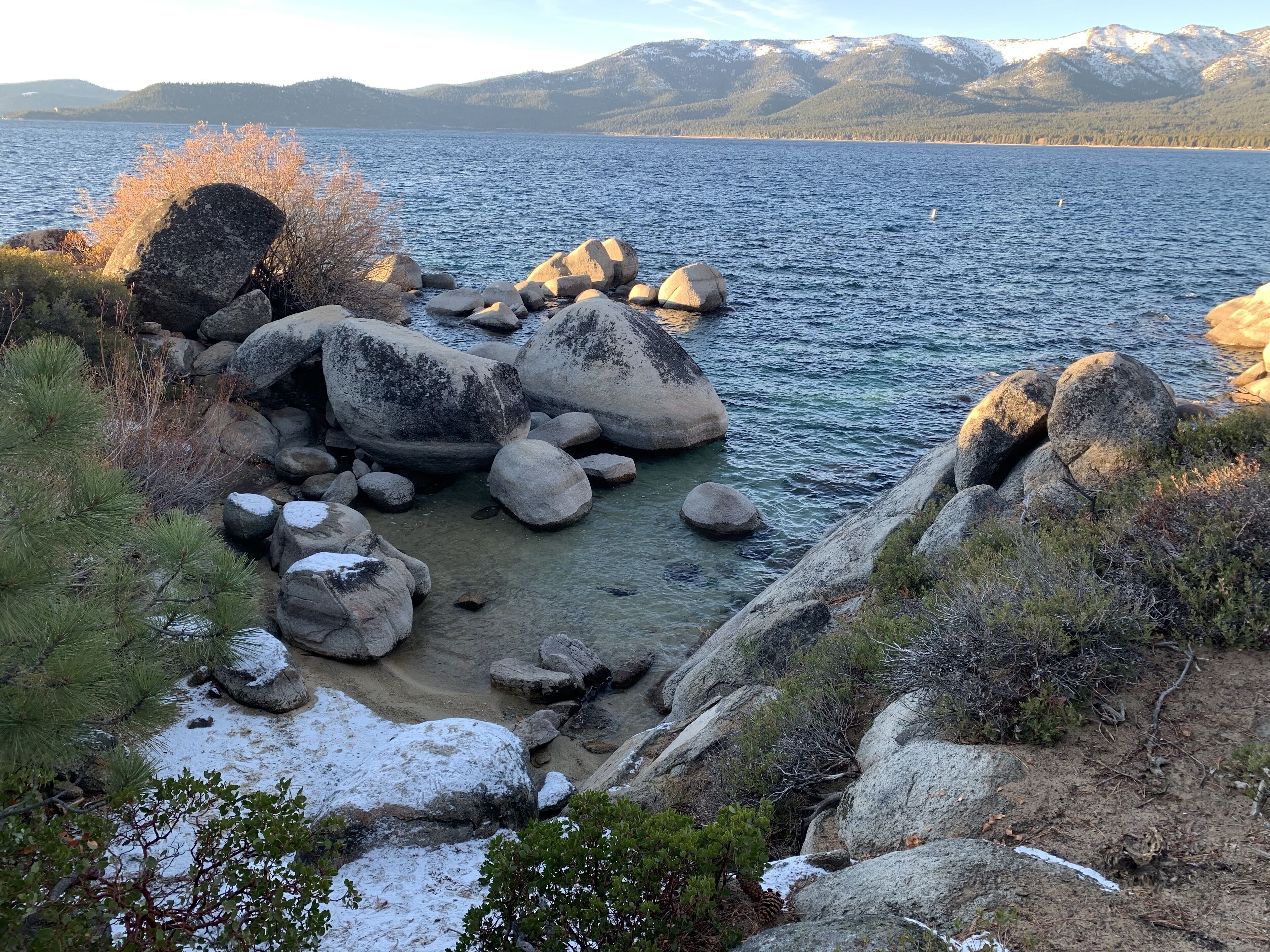 Tæt på stranden, liggestole, badehåndkl æder