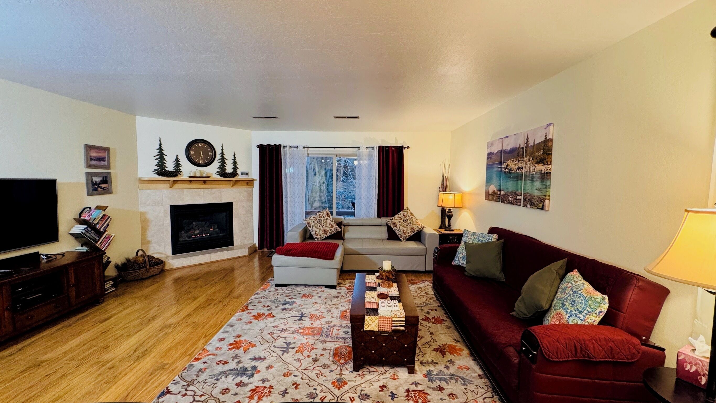 Smart TV, fireplace, video games, DVD player